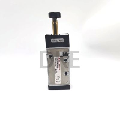 V61B313A-A212J Series Norgren Solenoid Valve V61-63 G1/4 NBR Seal Seat 500-4500 L/Min
