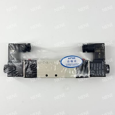 4V230C-08 Electromagnetic Valve AIRTAC For Precise Fluid Quy định 5 cổng vị trí 3